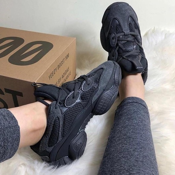 utility black 500 on feet